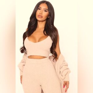 NWT 3 Piece XS Sexy and Comfy Sweater set From Fashion Nova Taupe Color